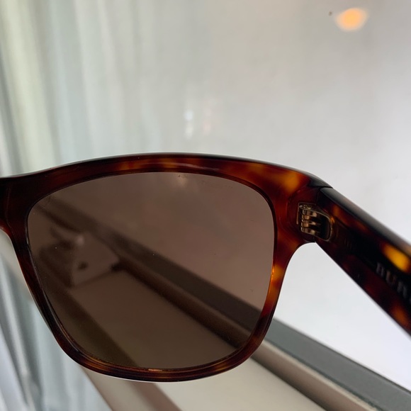 Burberry sunglass - Picture 6 of 8